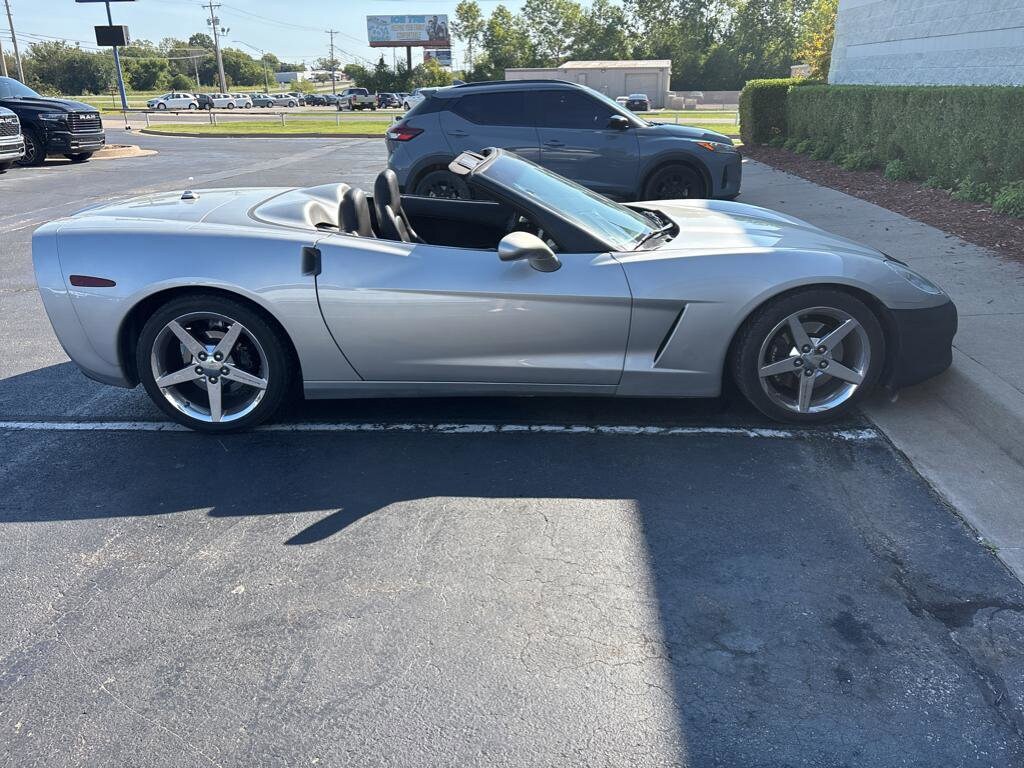 2005 Chevrolet Corvette Base photo 4