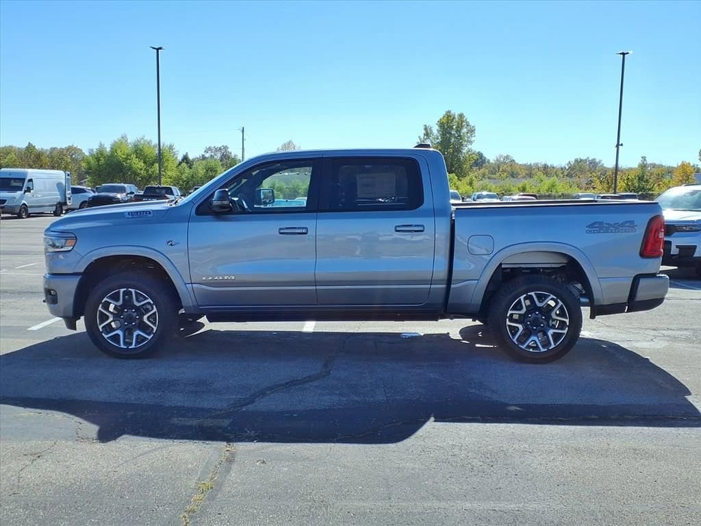 New 2026 Ram 1500 LARAMIE CREW CAB 4X4 5'7 BOX Pickup