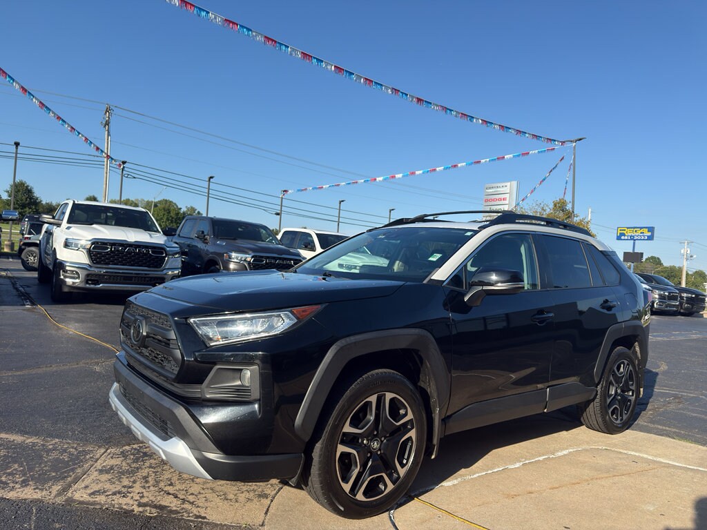 2019 Toyota RAV4 Adventure photo 2