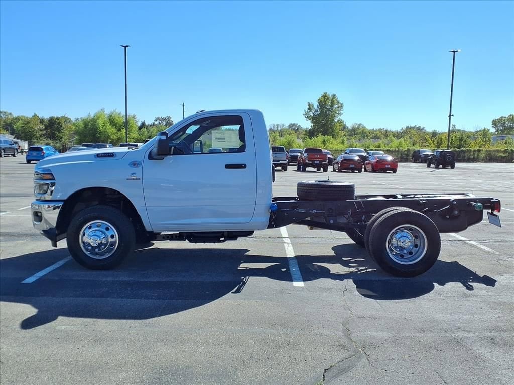New 2026 Ram 3500 Chassis Cab 3500 TRADESMAN CHASSIS REGULAR CAB 4X4 60' CA Pickup