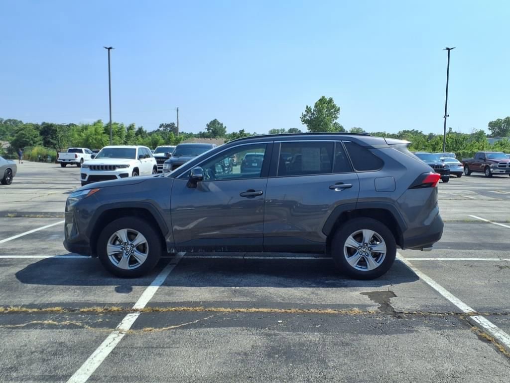 2024 Toyota RAV4 XLE photo 4