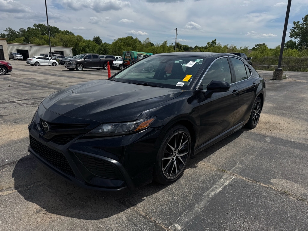 Used 2021 Toyota Camry SE Sedan