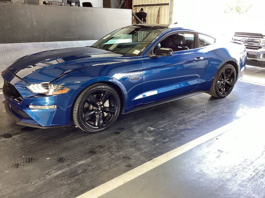 2022 Ford Mustang GT Premium photo 2