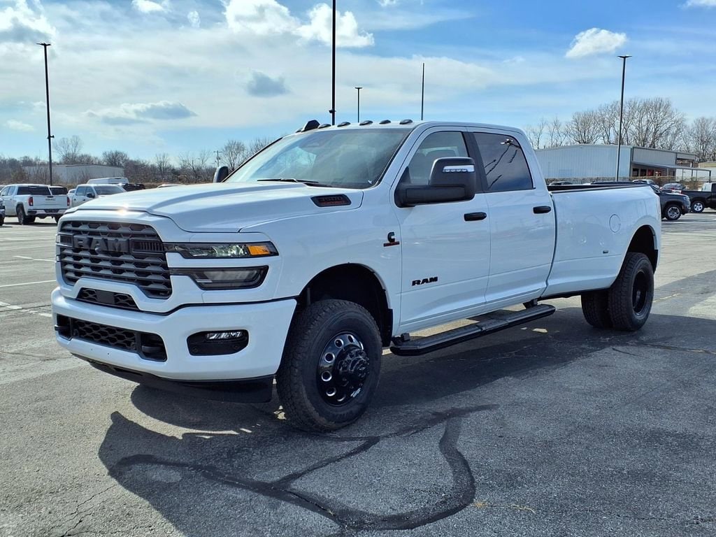 New 2026 Ram 3500 BIG HORN CREW CAB 4X4 8' BOX Pickup