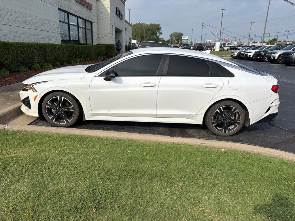 2022 Kia K5 GT-Line photo 2