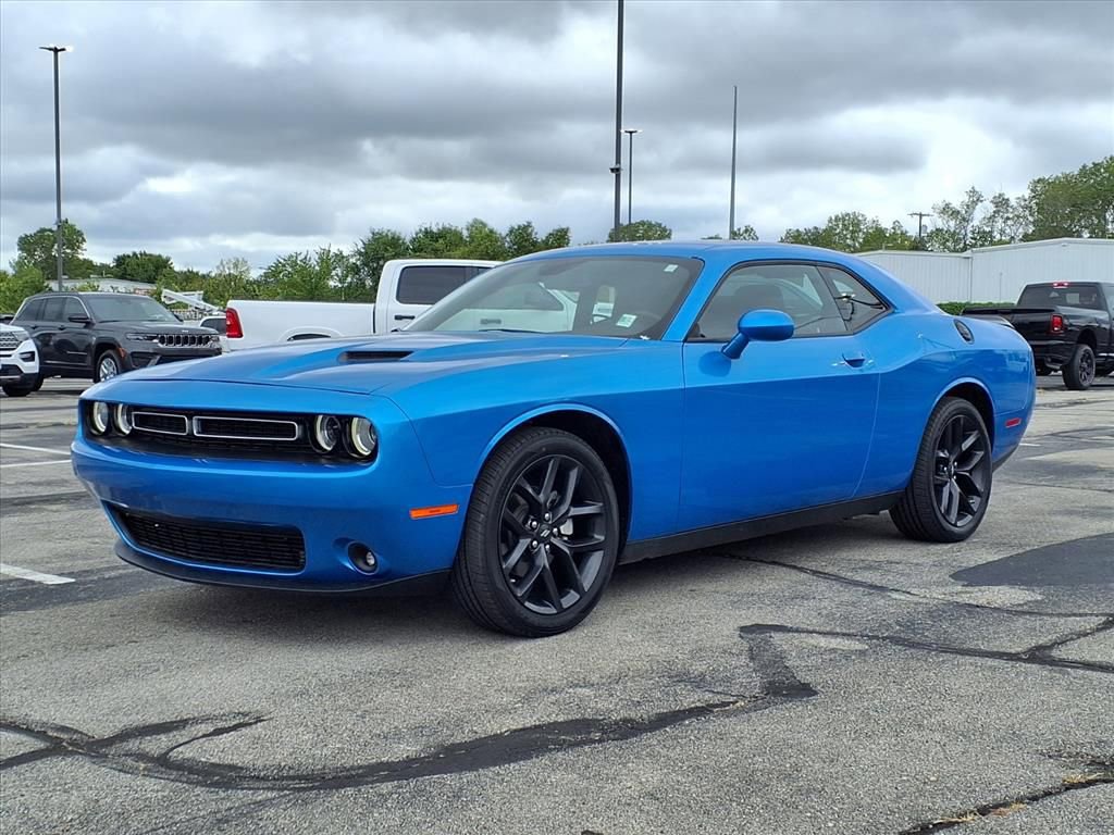 2023 Dodge Challenger SXT photo 3