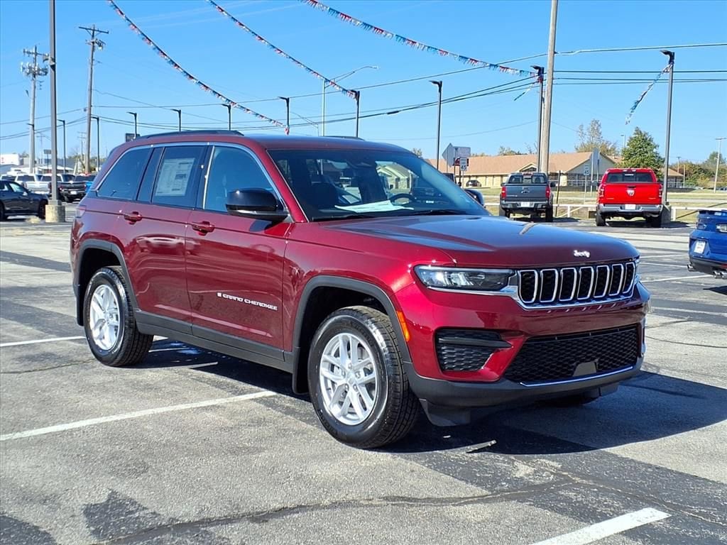 2025 Jeep Grand Cherokee Laredo's photo