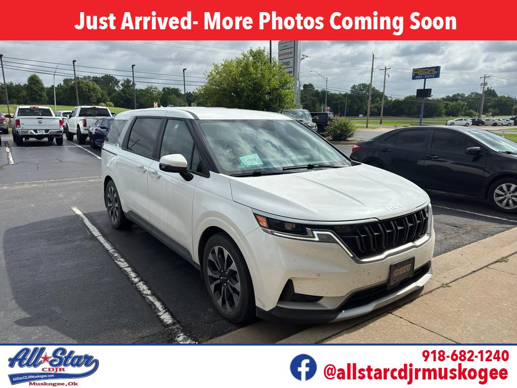 2024 Kia Sedona EX's photo
