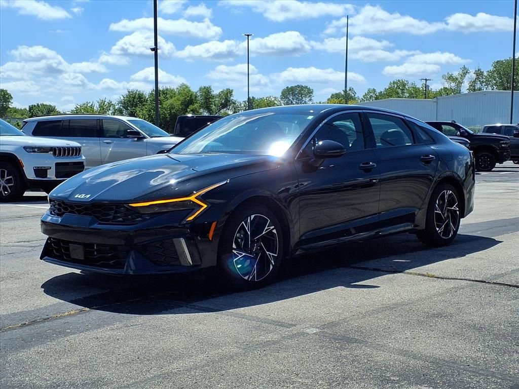 2025 Kia K5 GT-Line photo 3