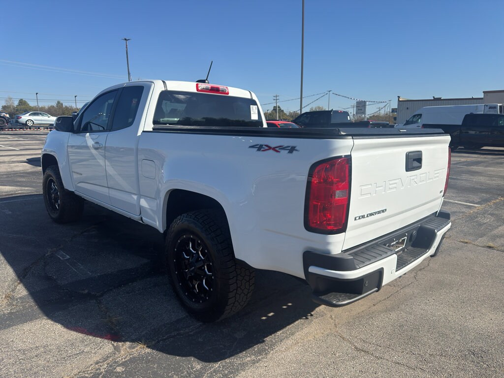 2021 Chevrolet Colorado LT photo 3