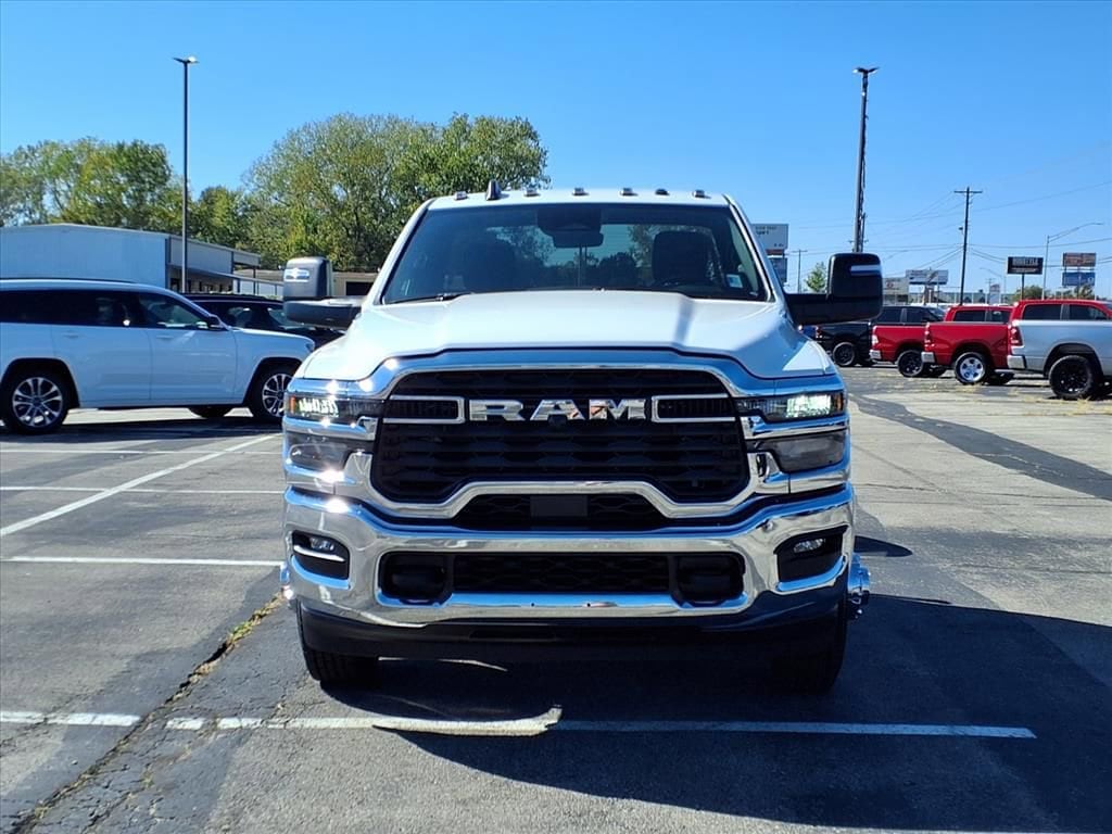 New 2026 Ram 3500 Chassis Cab 3500 TRADESMAN CHASSIS REGULAR CAB 4X4 60' CA Pickup