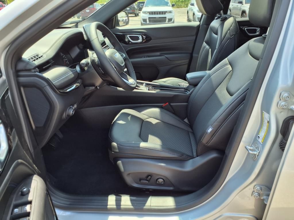 2025 Jeep Compass Latitude - Photo 26