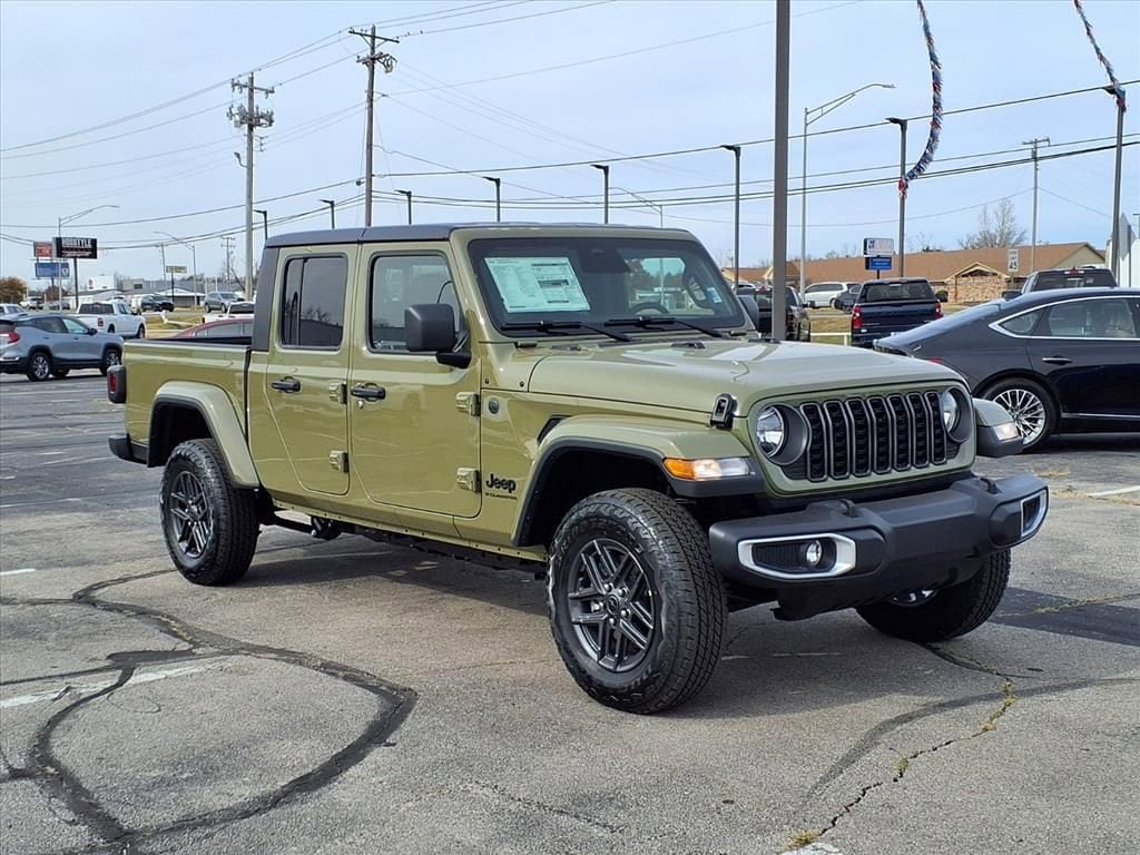 2026 Jeep Gladiator Sport S's photo
