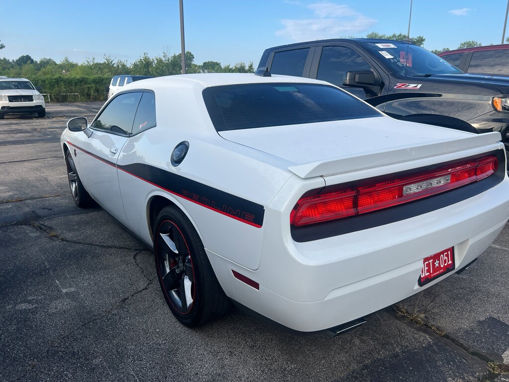 2014 Dodge Challenger R/T photo 3