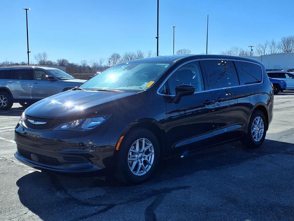 Used 2024 Chrysler Voyager LX LX FWD