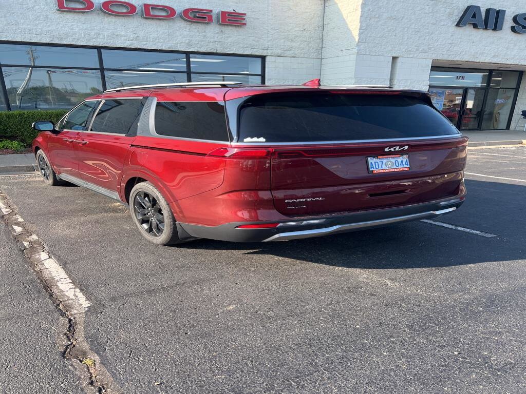 2023 Kia Carnival SX Prestige photo 2
