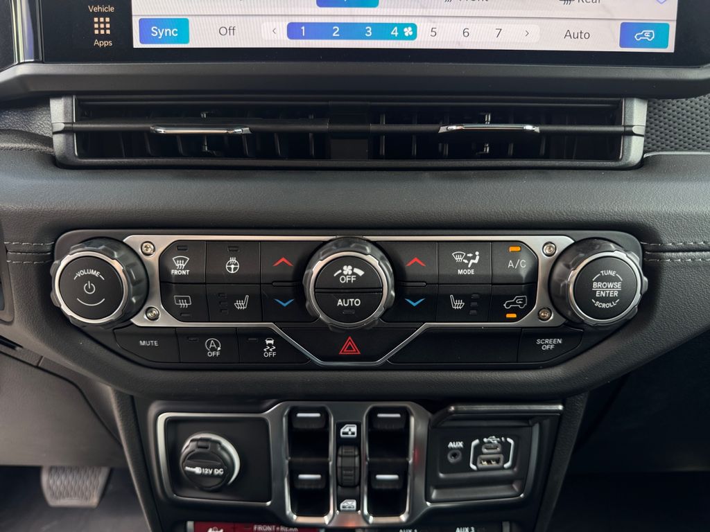 2025 Jeep Wrangler 4-Door Rubicon - Photo 15