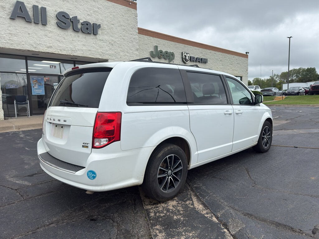 2019 Dodge Grand Caravan GT photo 2
