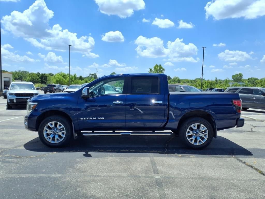 2020 Nissan Titan Crew Cab SL photo 3