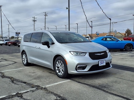 2026 Chrysler Pacifica LIMITED Passenger Van