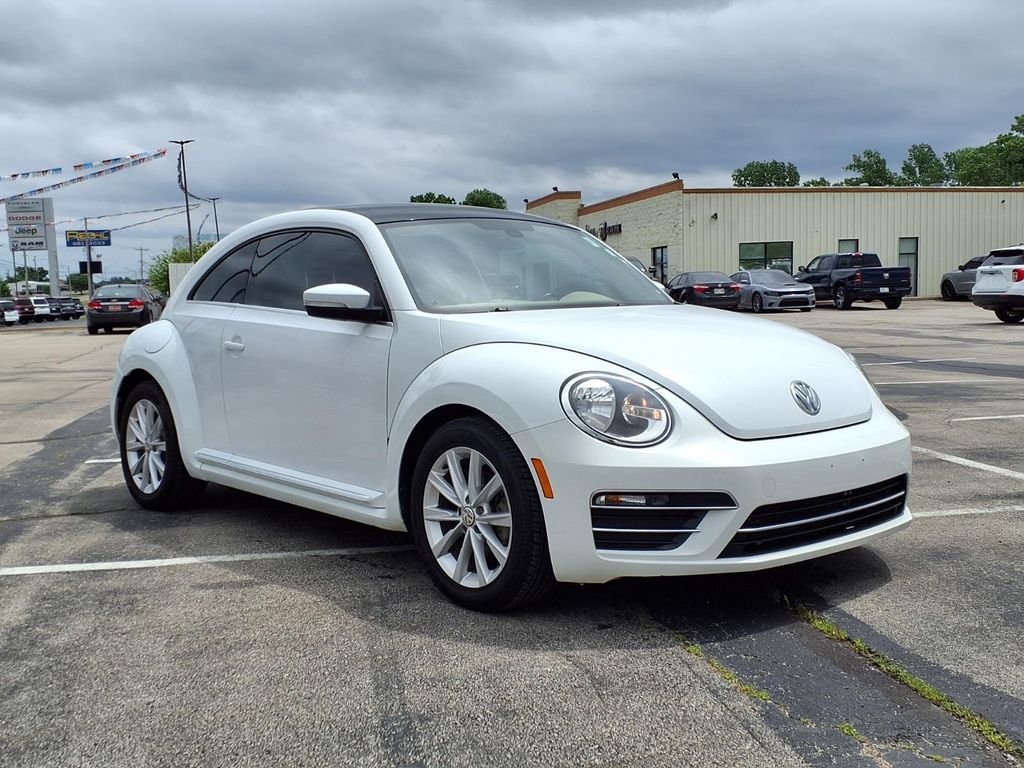 2019 Volkswagen Beetle SE