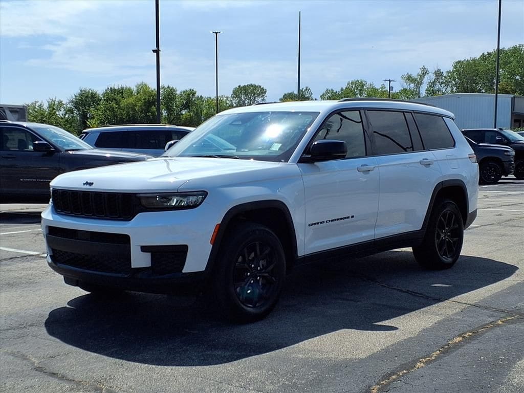 Used 2024 Jeep Grand Cherokee L Altitude SUV
