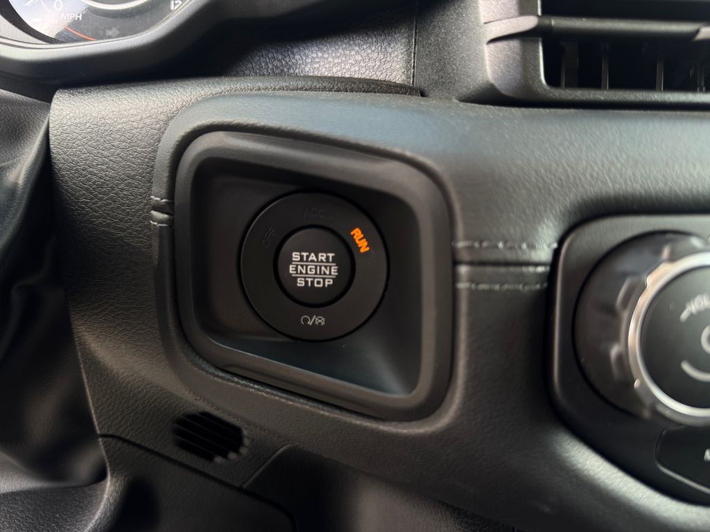 2025 Jeep Wrangler 4-Door Rubicon - Photo 16