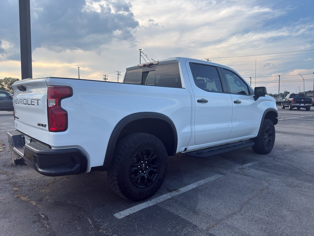2024 Chevrolet Silverado 1500 ZR2 photo 2