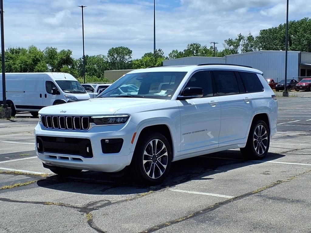 2025 Jeep Grand Cherokee Overland photo 4