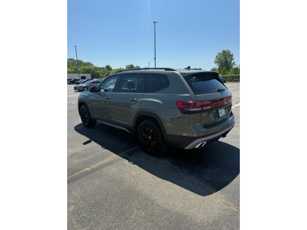 Used 2024 Volkswagen Atlas 2.0T Peak Edition SEL 2.0T Peak Edition SEL 4MOTION