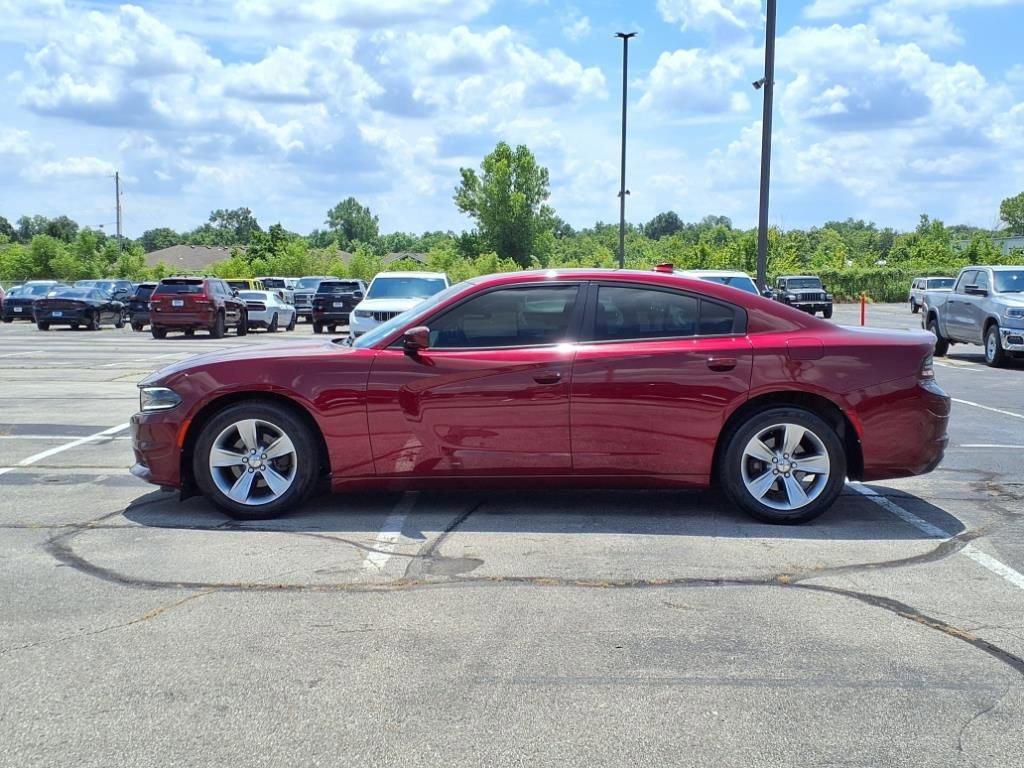2017 Dodge Charger SXT photo 3
