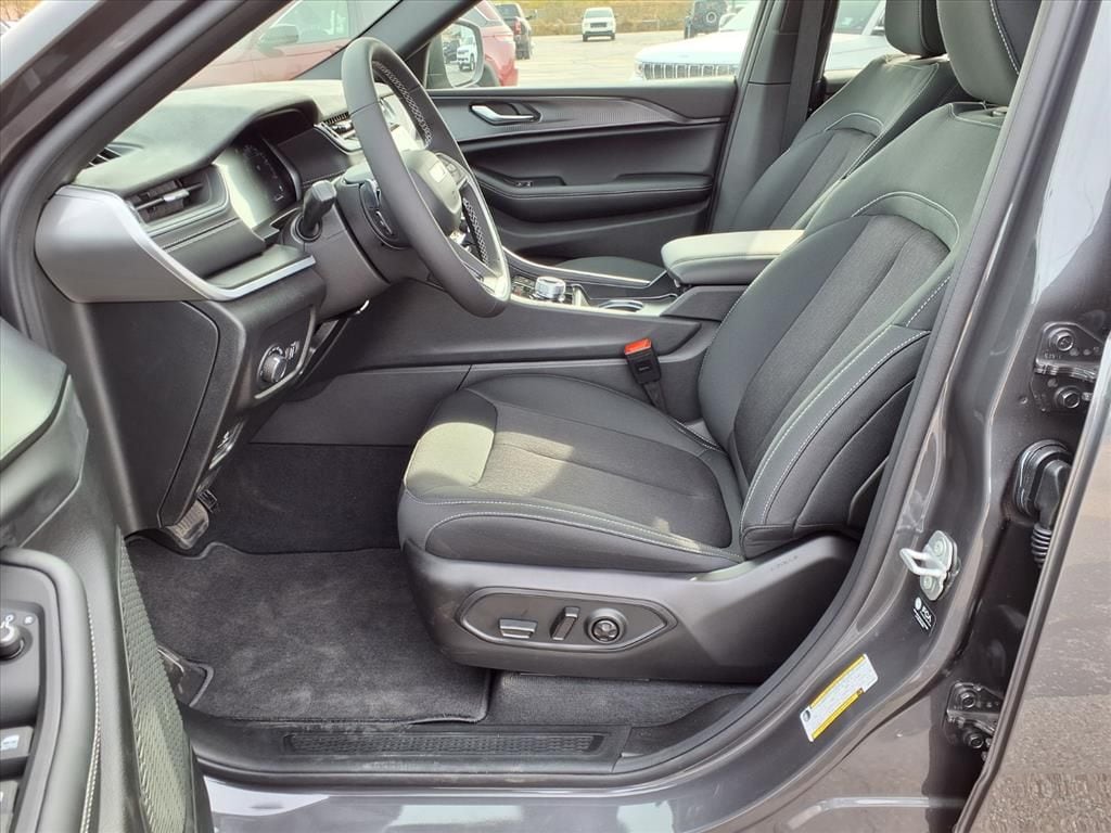 2025 Jeep Grand Cherokee L Laredo - Photo 22