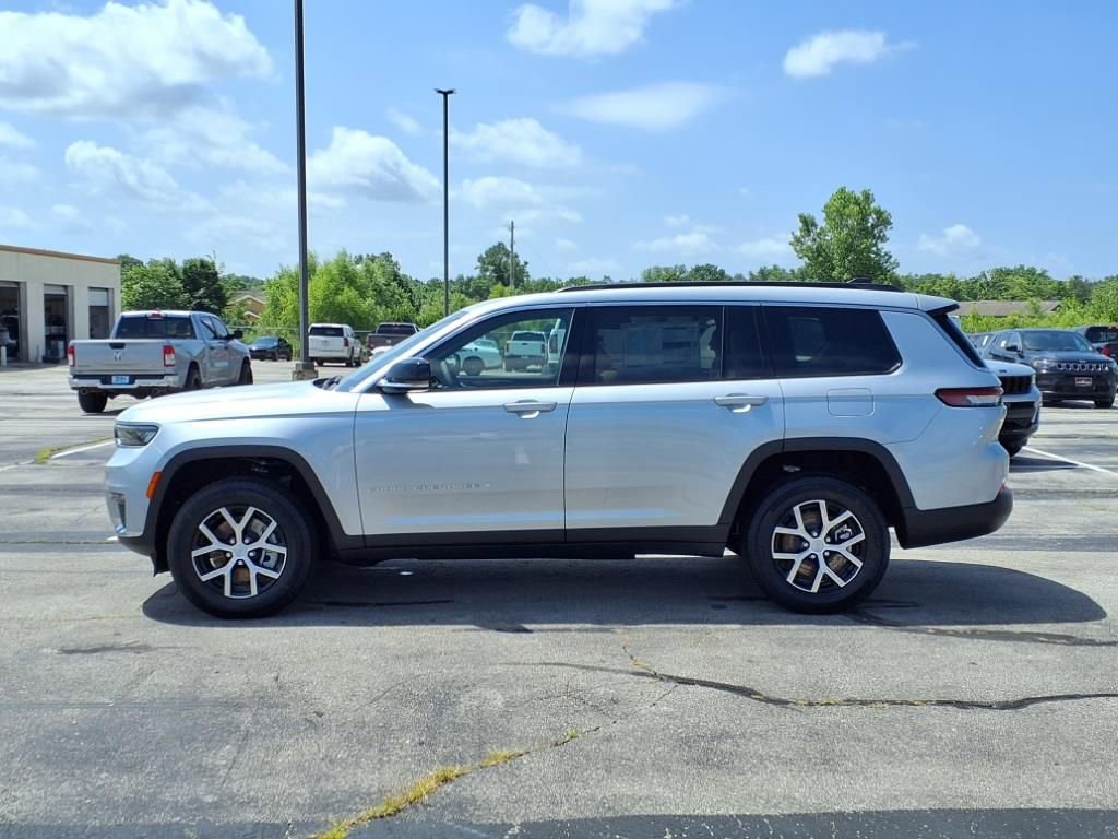2025 Jeep Grand Cherokee Limited photo 4
