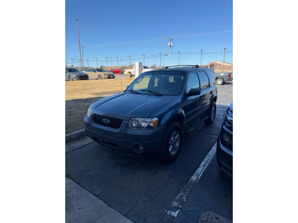 Used 2005 Ford Escape XLT 103 WB 3.0L XLT
