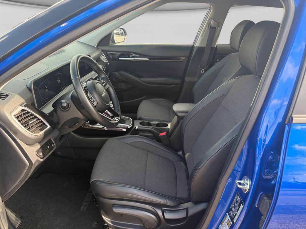 2025 Kia Seltos S - Photo 20