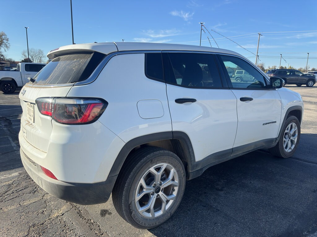 2025 Jeep Compass Sport photo 2