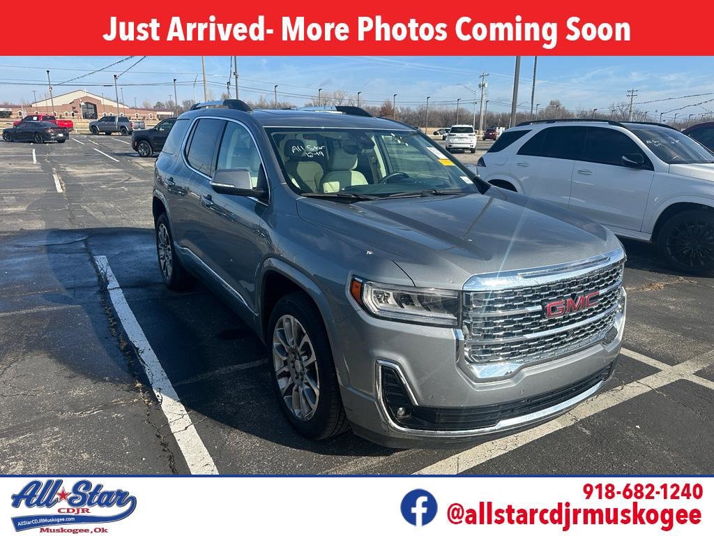 2023 GMC Acadia Denali's photo