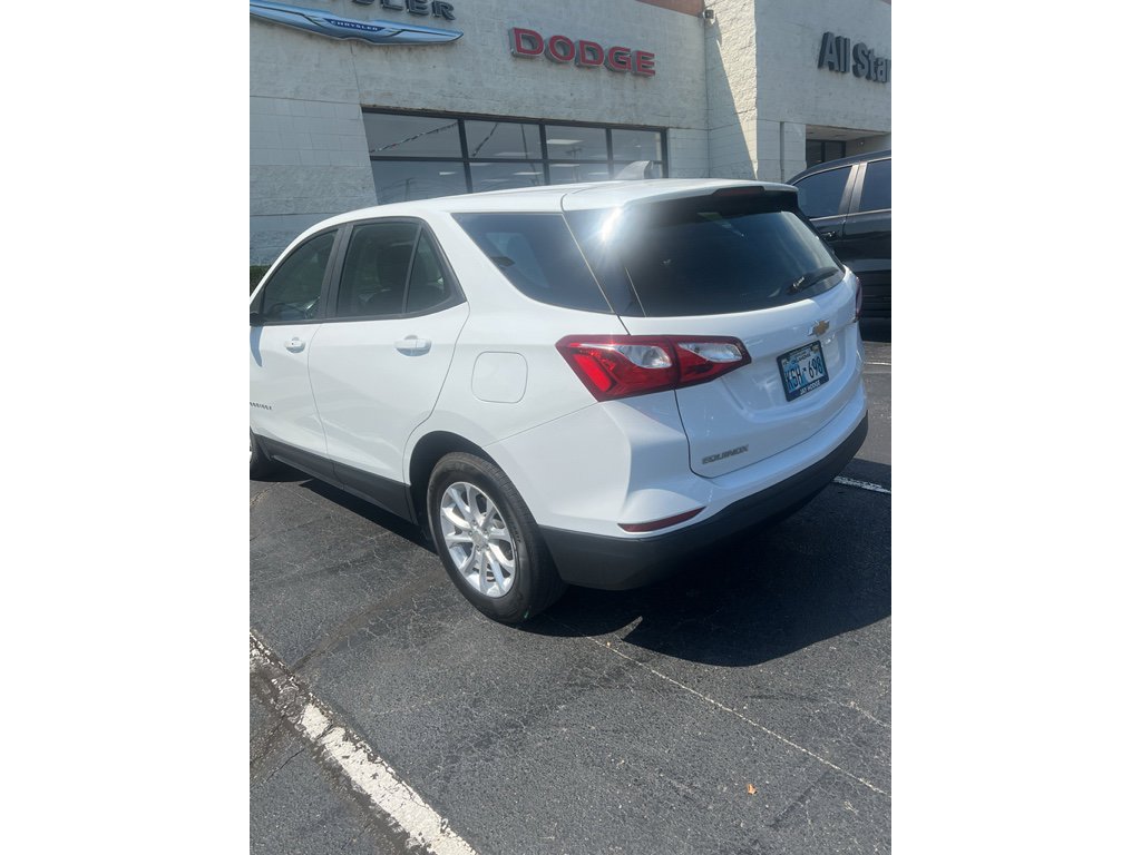 2021 Chevrolet Equinox LS photo 3