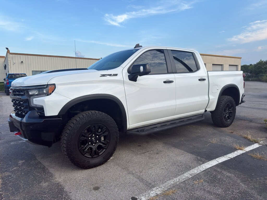 2024 Chevrolet Silverado 1500 ZR2 photo 3