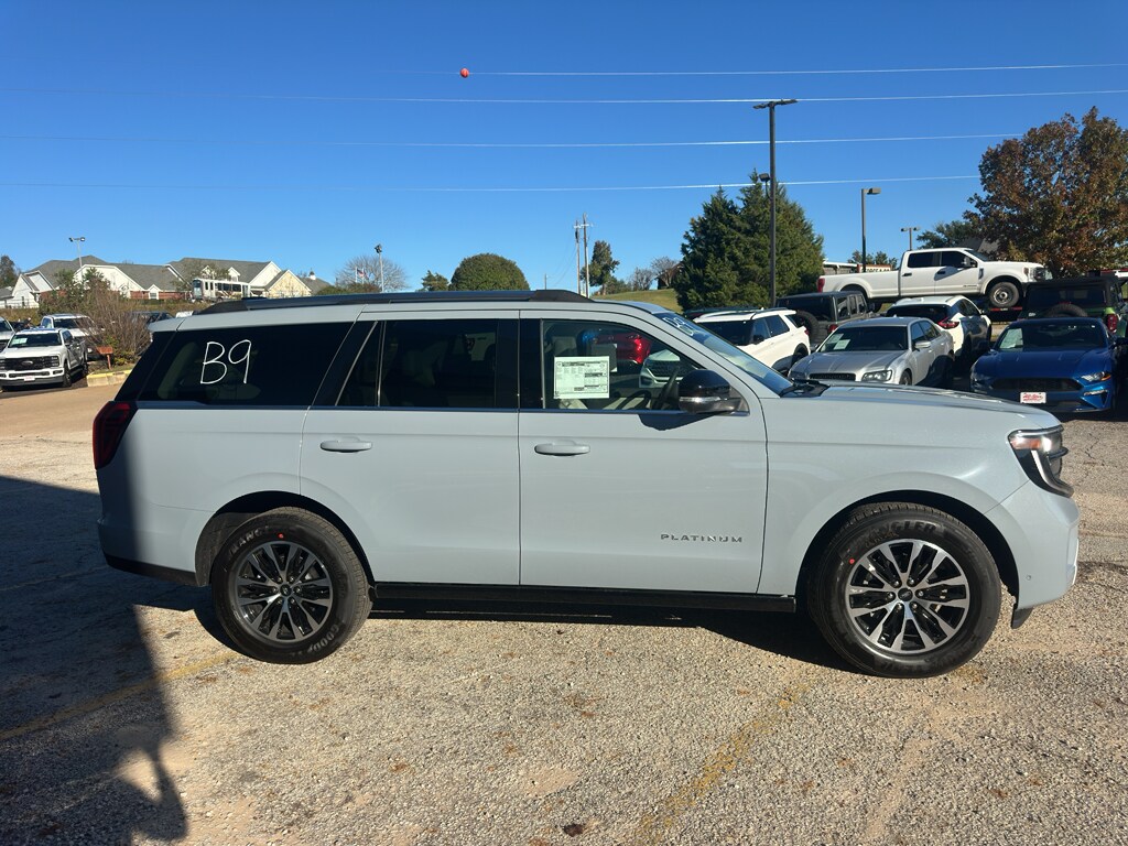 2025 Ford Expedition Platinum photo 4