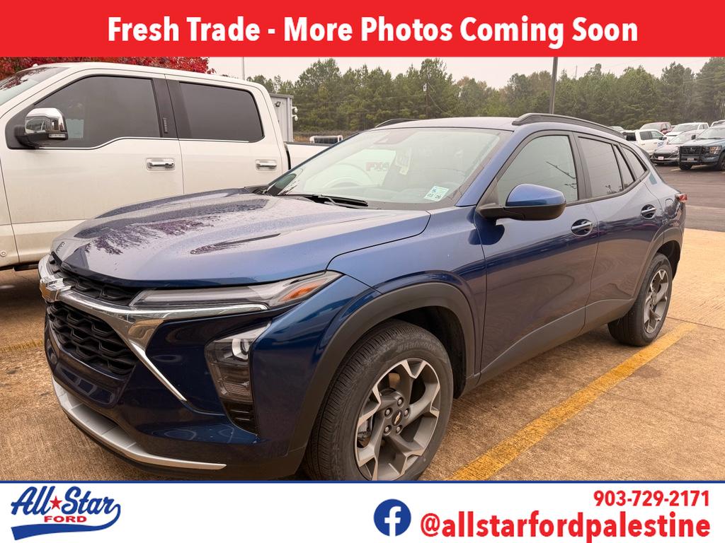 2024 Chevrolet Trax LT's photo