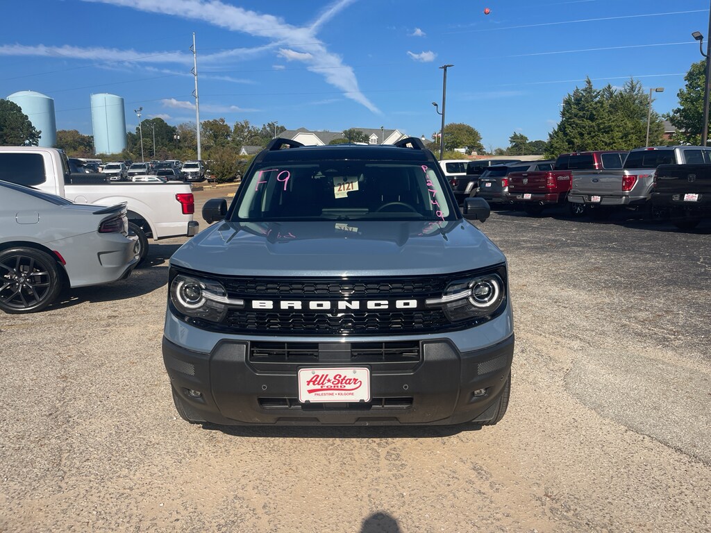 2025 Ford Bronco Sport Outer Banks photo 2