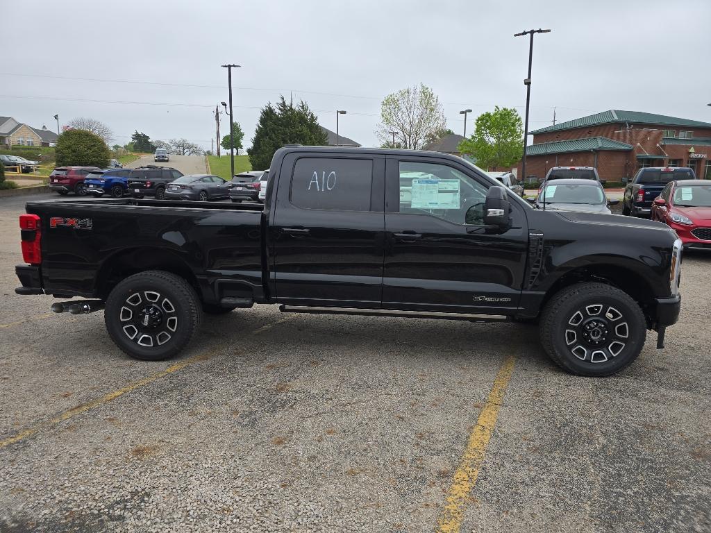 2025 Ford F-250 Platinum photo 4