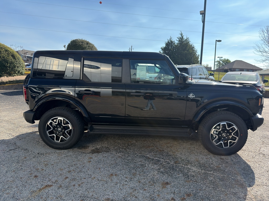 New 2026 Ford Bronco Outer Banks SUV
