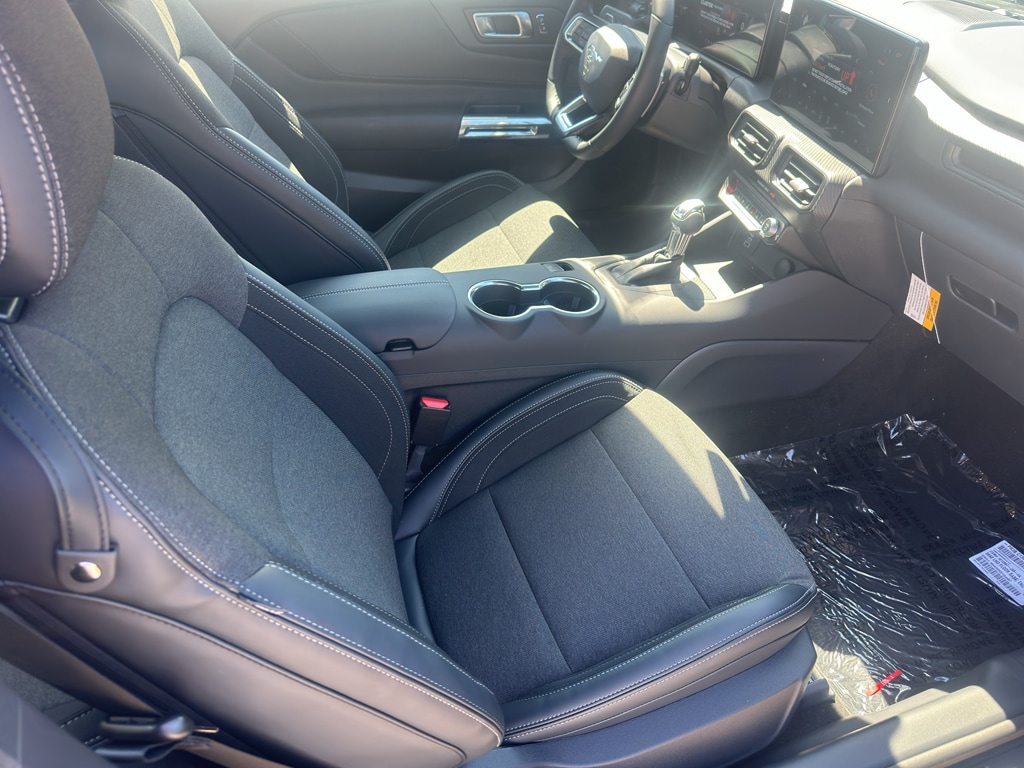 2025 Ford Mustang GT Fastback - Photo 12