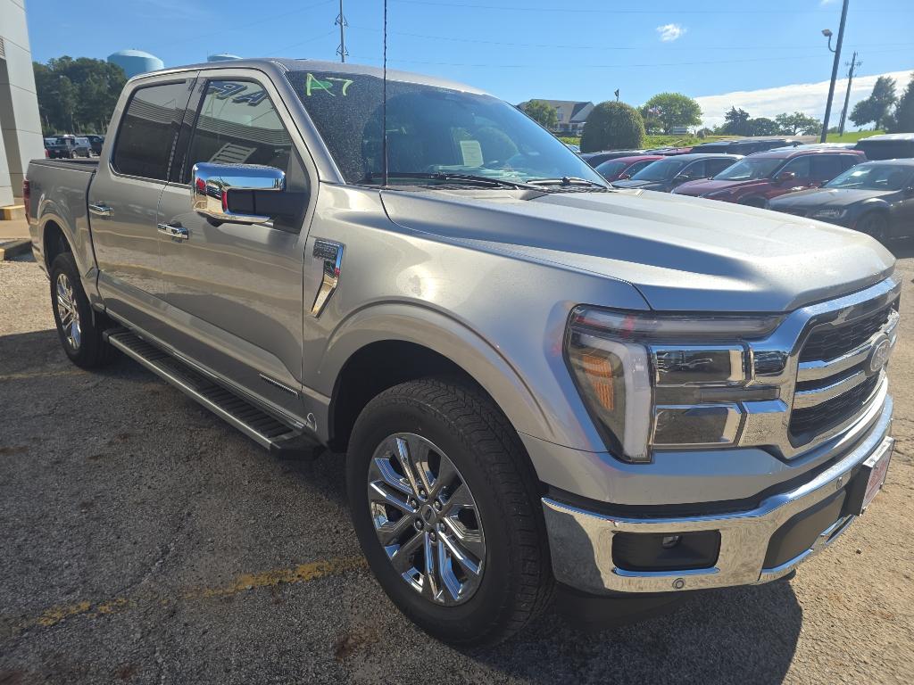 2025 Ford F-150 Lariat photo 3