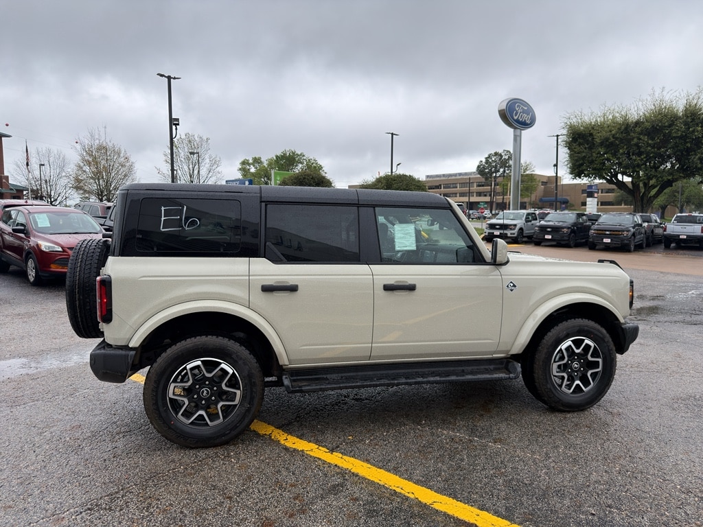 New 2026 Ford Bronco Outer Banks SUV