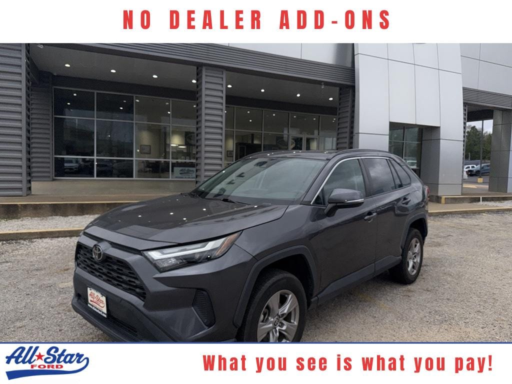 2022 Toyota RAV4 XLE's photo