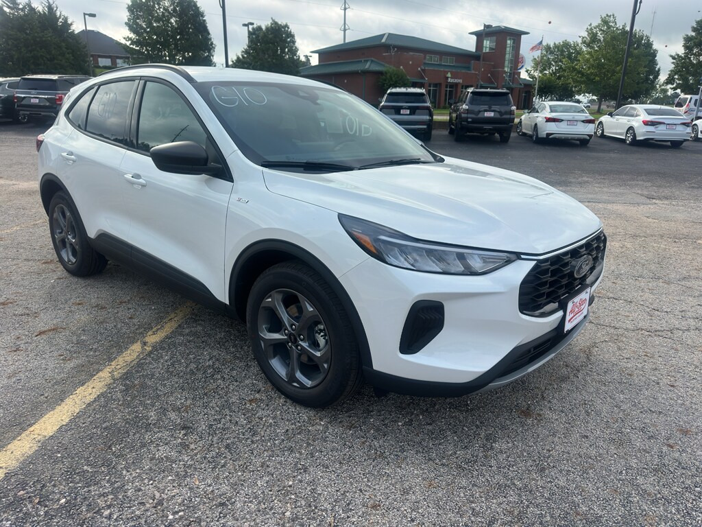 2025 Ford Escape ST-Line photo 3