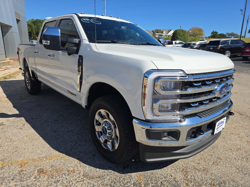 2025 Ford F-250 Lariat photo 3